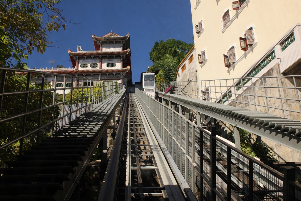 The funicular tram leading to the upper plaza.