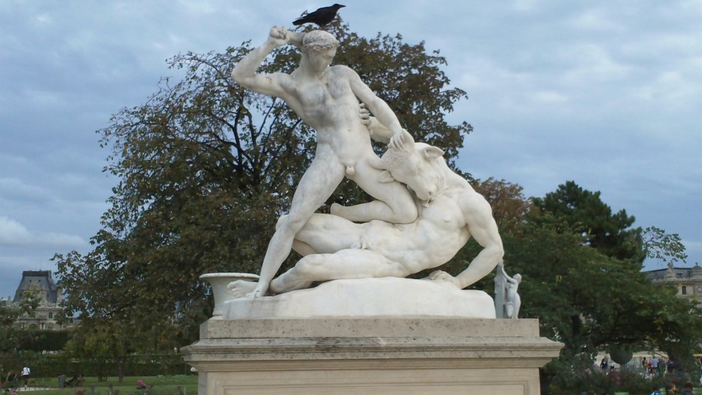 Staute of Theseus and the Minotaur in the Jardins des Tuileries