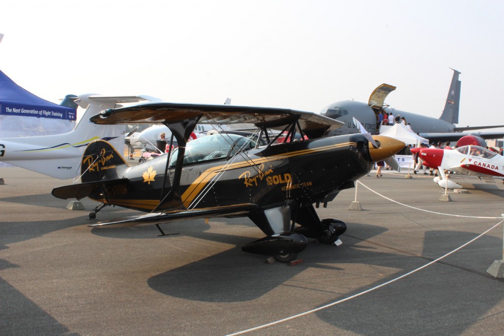 A Pitt Special stunt plane used by the Rayban